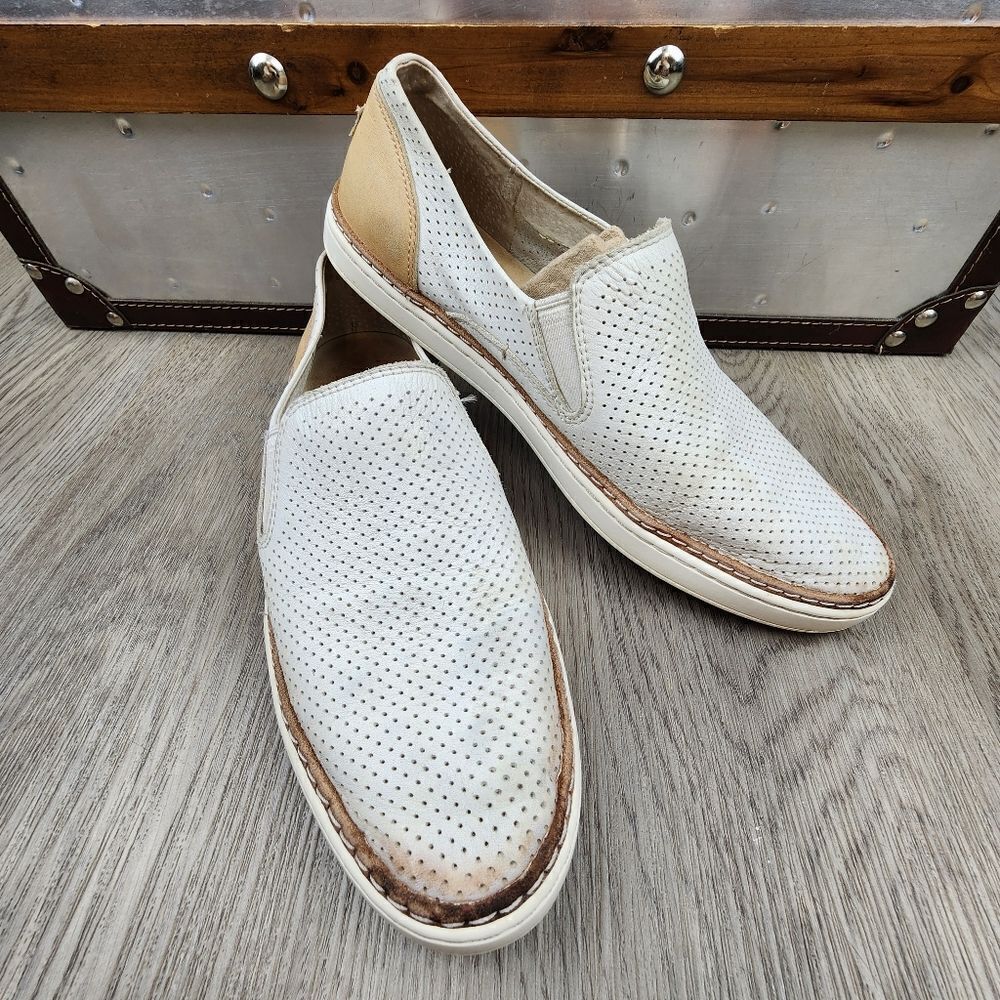 UGG Adley Perforated Leather Slip On Shoes Size 7.5